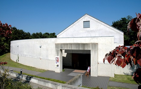 版画美術館の外観写真