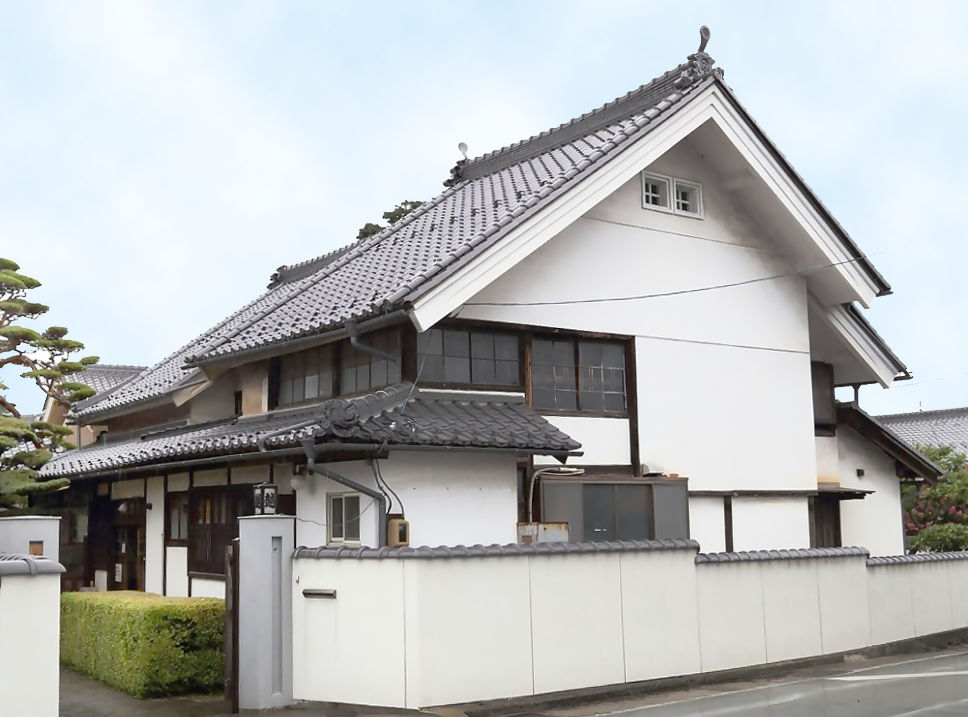 山丸一番館と呼ばれる、旧・こしけ住宅の外観写真