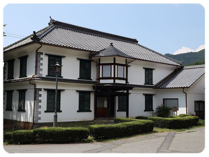 旧・そのさと学校の外観写真