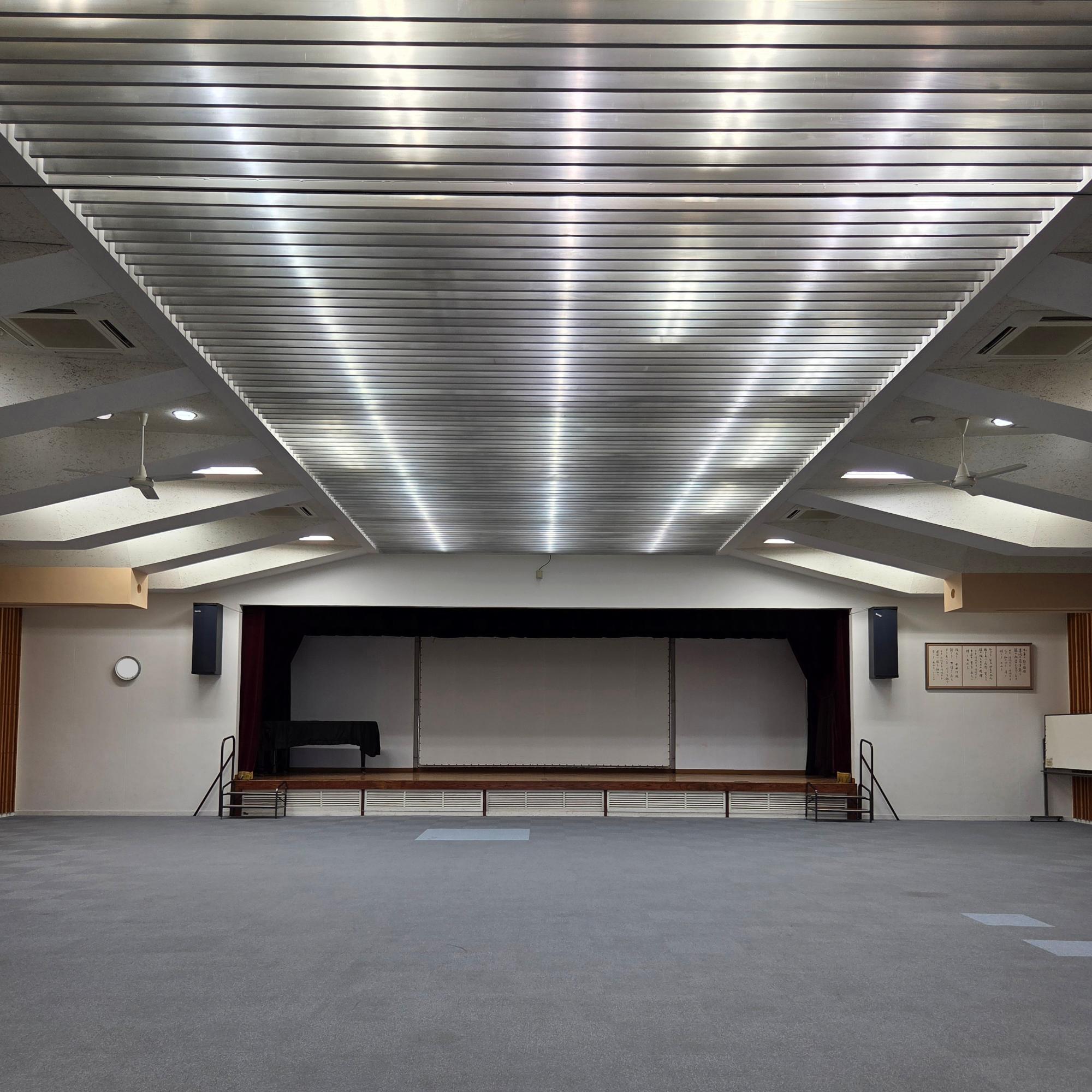 3階ホール内観(入り口側より撮影)