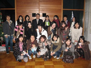 日本語日本文化攻学外行事の参加者の集合写真