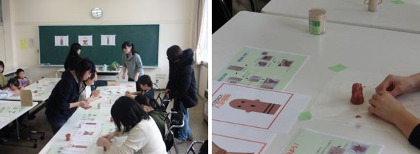 左:席について机に向かい作業をする子供たちと、それを見守っているスタッフの方々の写真、右:つくり方の見本を見ながら手のひらサイズの小さなハニワを作っている手元を写した写真