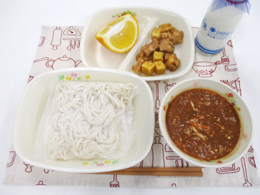 5月8日の中学校の給食の写真
