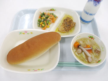 5月13日の小学校の給食の写真