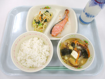 5月26日の小学校の給食の写真