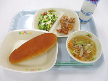 4月10日の小学校の給食の写真