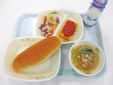 4月15日の小学校の給食の写真