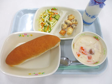 4月24日の小学校の給食の写真