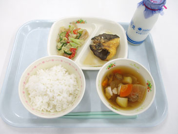 6月16日の小学校の給食の写真
