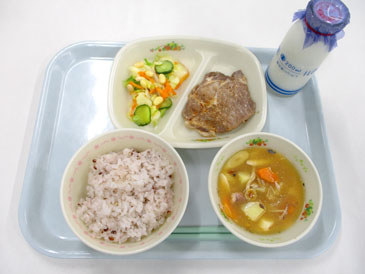 6月18日の小学校の給食の写真