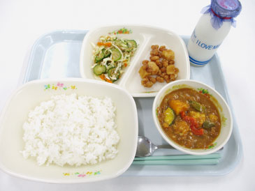 7月4日の小学校の給食の写真