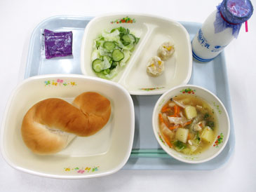 7月8日の小学校の給食の写真
