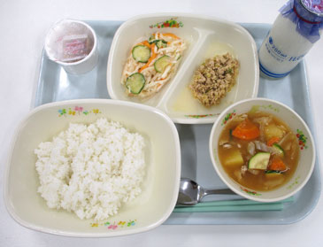 7月9日の小学校の給食の写真