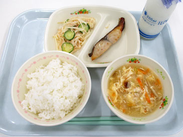 7月1日の小学校の給食の写真
