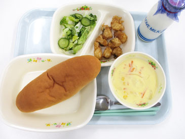 8月26日の小学校の給食の写真