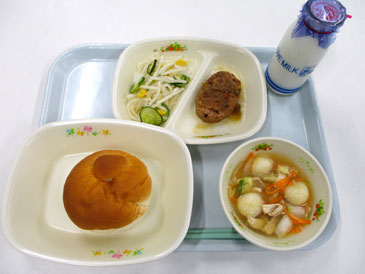 8月28日の小学校の給食の写真