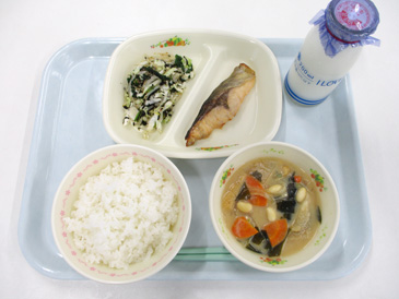 10月3日の小学校の給食の写真