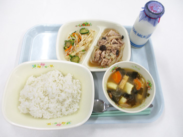 10月10日の小学校の給食の写真