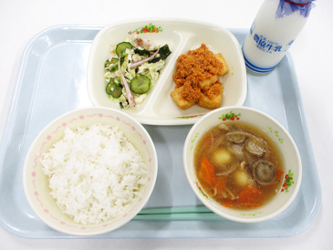 10月15日の小学校の給食の写真