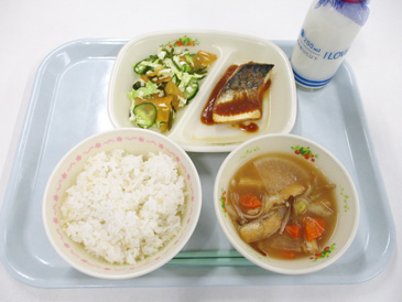 10月22日の小学校の給食の写真