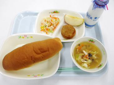 10月23日の小学校の給食の写真