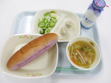 11月4日の小学校の給食の写真
