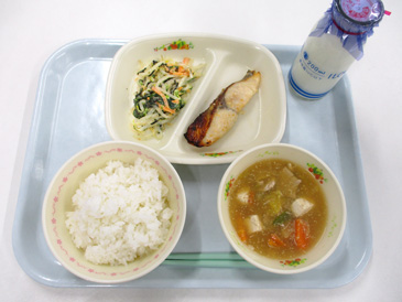 11月26日の小学校の給食の写真