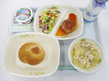 12月16日の小学校の給食の写真