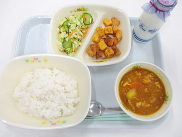 令和8年4月17日の小学校の給食の写真