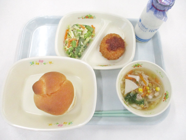 令和8年4月21日の小学校の給食の写真