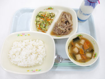 令和8年4月24日の小学校の給食の写真