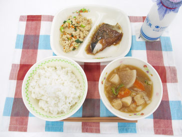 令和8年5月8日の中学校の給食の写真