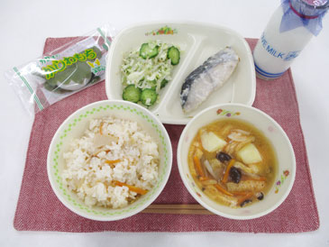 令和8年5月11日の中学校の給食の写真