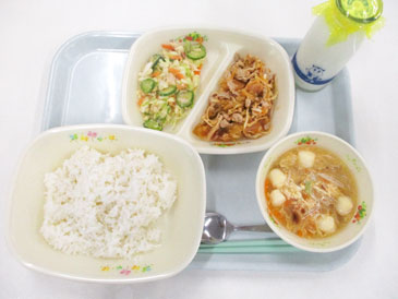 令和8年5月13日の小学校の給食の写真