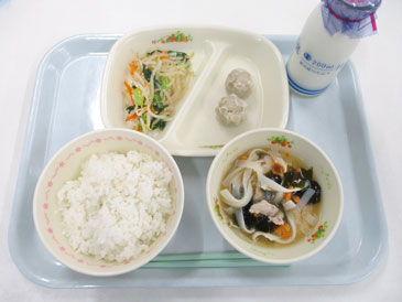 令和8年5月15日の小学校の給食の写真