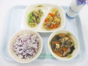 令和8年5月18日の小学校の給食の写真
