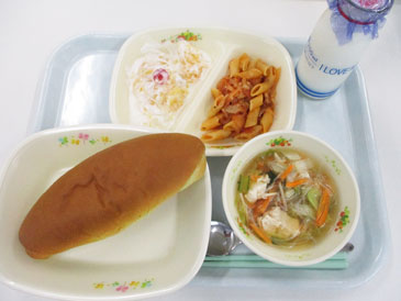 令和8年5月19日の小学校の給食の写真