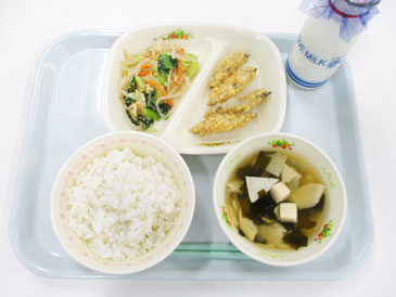 令和8年5月20日の小学校の給食の写真
