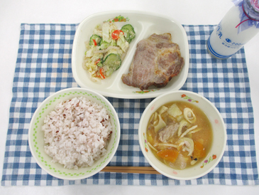 令和8年6月17日の中学校の給食の写真