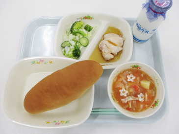 令和8年7月2日の小学校の給食の写真