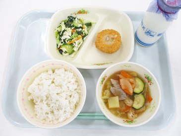 令和8年7月3日の小学校の給食の写真