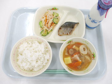 令和8年7月6日の小学校の給食の写真