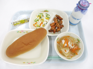 令和8年7月7日の小学校の給食の写真