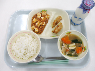 令和8年7月13日の小学校の給食の写真