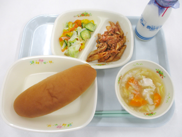 令和8年8月14日の小学校の給食の写真