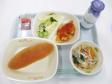 令和8年7月21日の小学校の給食の写真