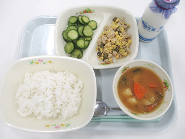 令和8年8月26日の小学校の給食の写真