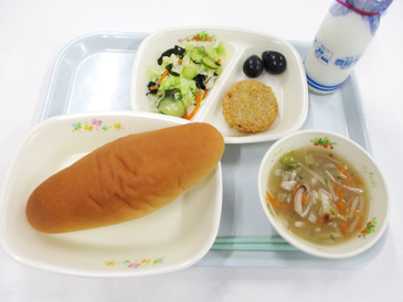 令和8年9月3日の小学校の給食の写真