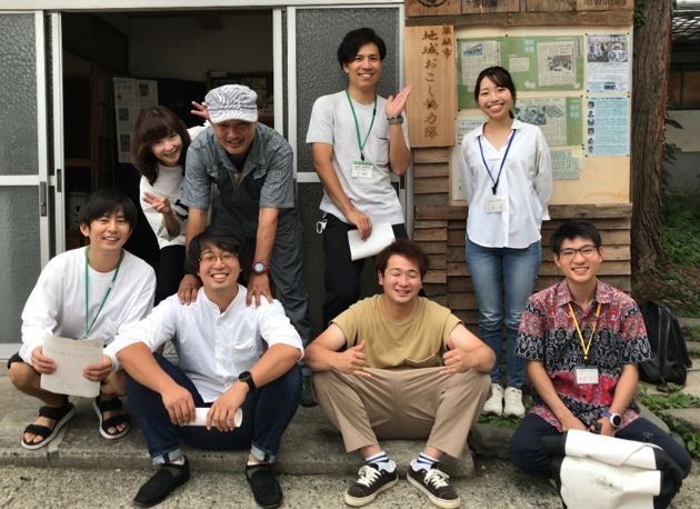 地域おこし協力隊活動時の8名の集合写真