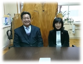 常盤中学校の校長先生と教頭先生の写真